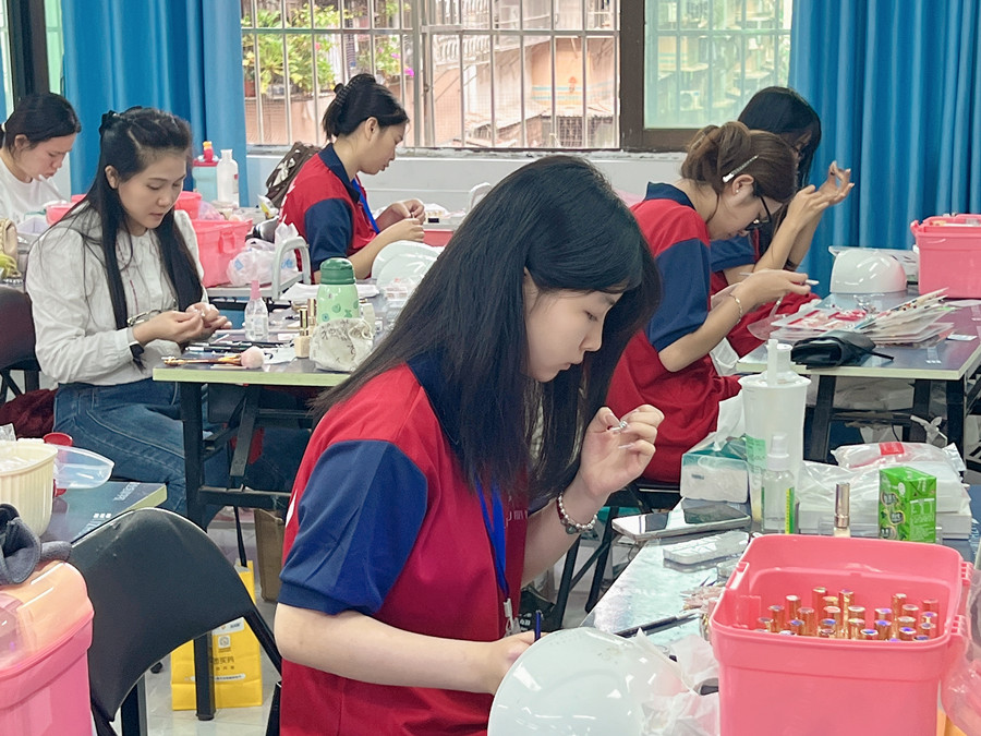 廣西美甲學(xué)習日常，到處都是歡聲笑語(yǔ)